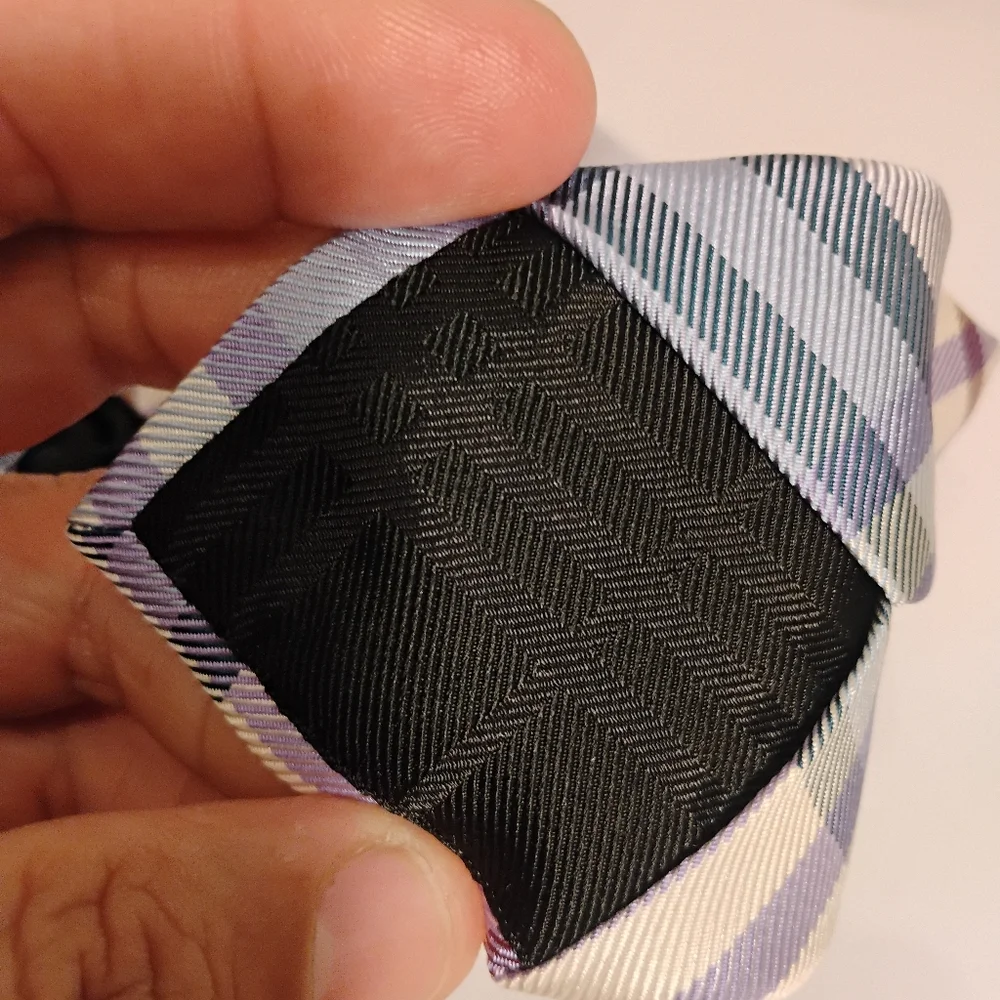 Burberry Mens Iconic Nova Check Skinny Tie 100% Silk - Picture 10 of 13